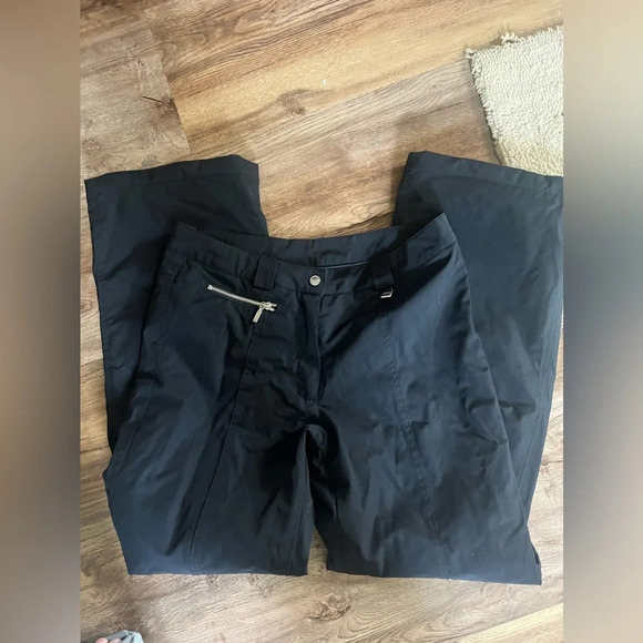 Nils ladies ski pant size 8 regular. Built in gators. One tiny tear shown - Picture 8 of 16